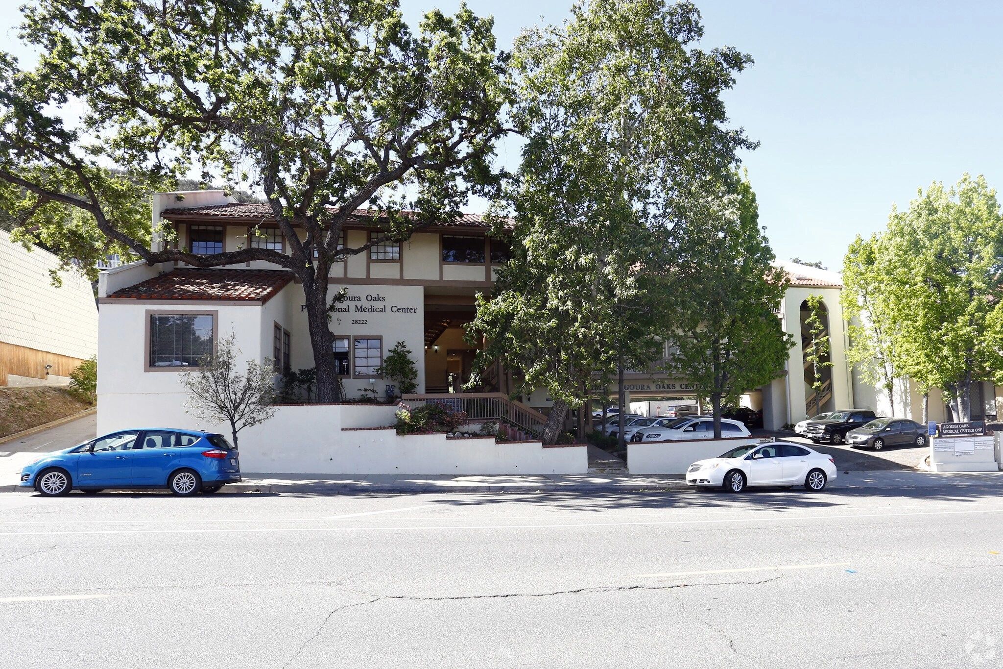 Commercial building exterior at 28222 Agoura Rd in Agoura Hills